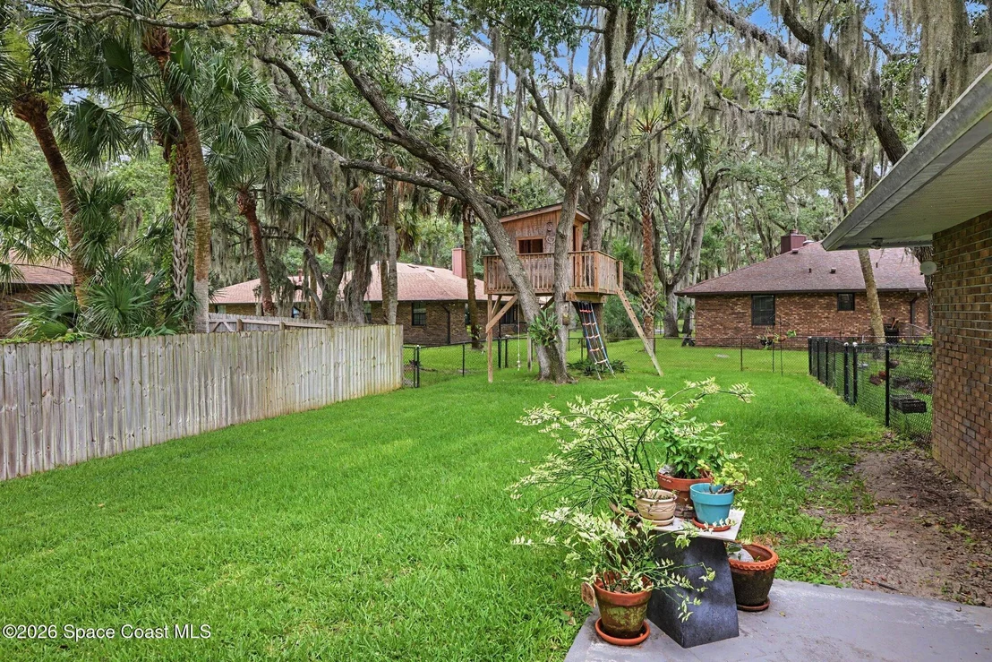 Photo of 1810 Whispering Oaks Circle