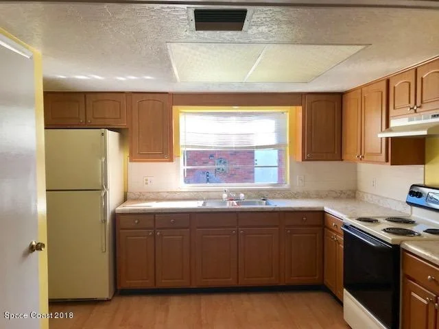 Photo of 2860 Bayeux Avenue