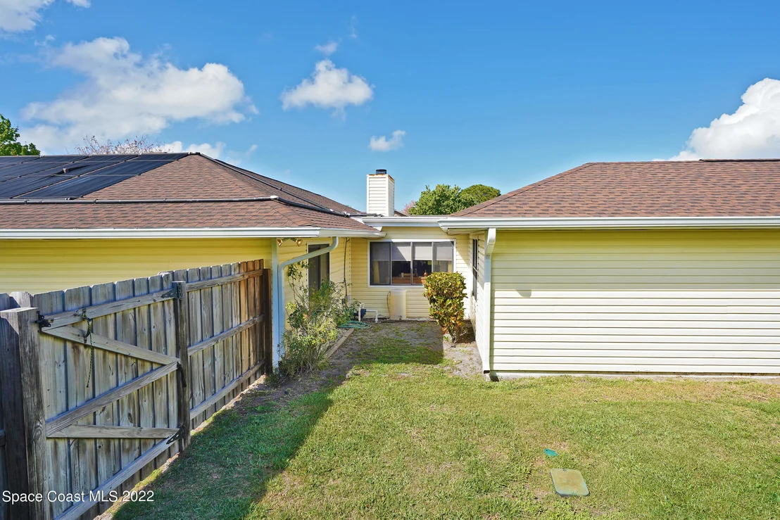 Photo of 1814 Oak Drive N