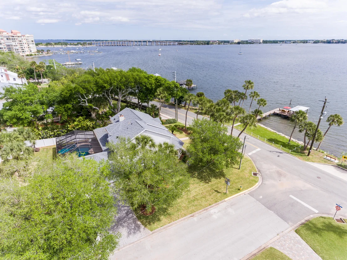 Photo of 415 Rockledge Drive