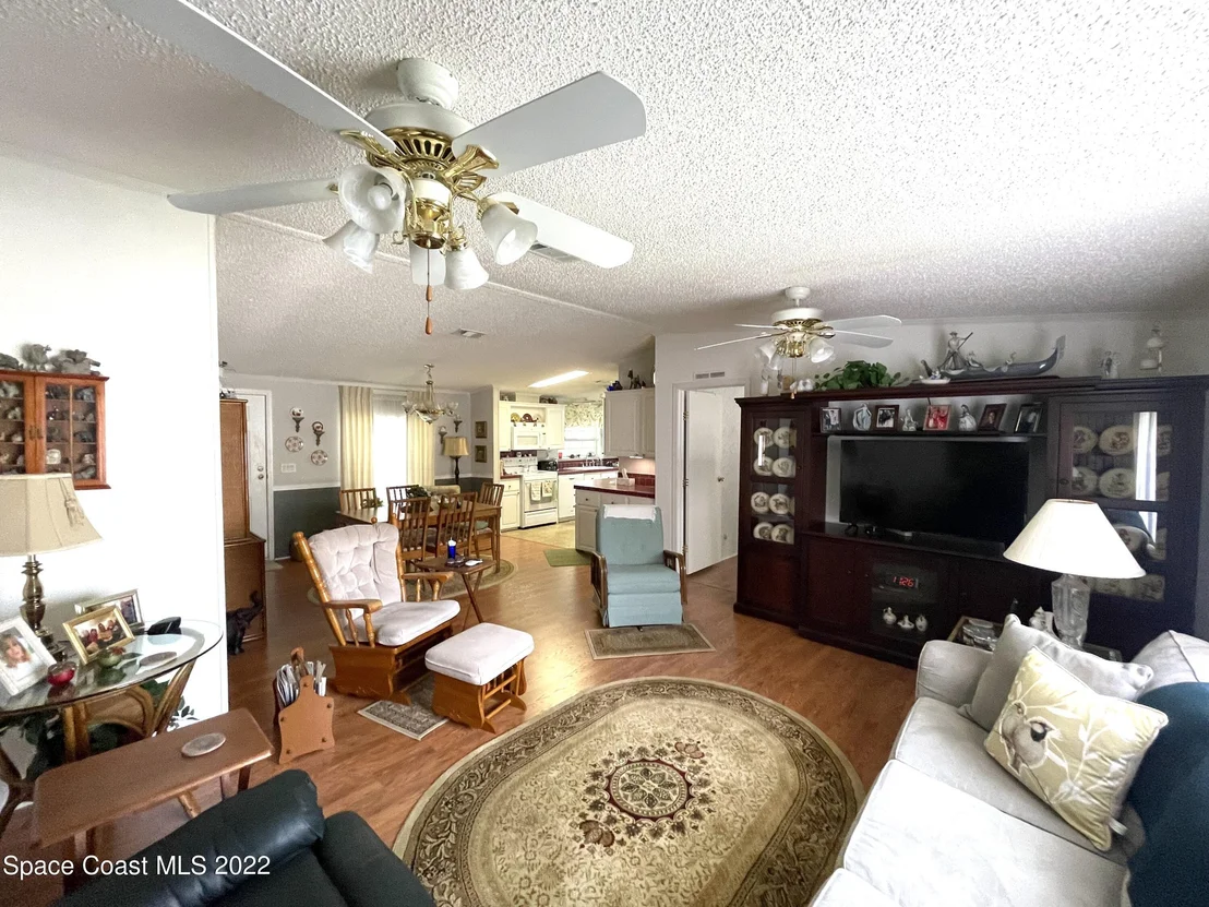Photo of 303 Buttonwood Court