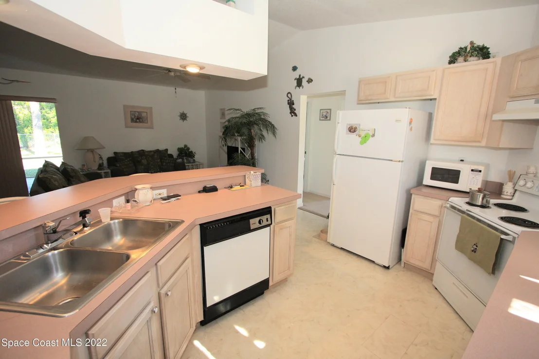Photo of 162 Delaware Avenue
