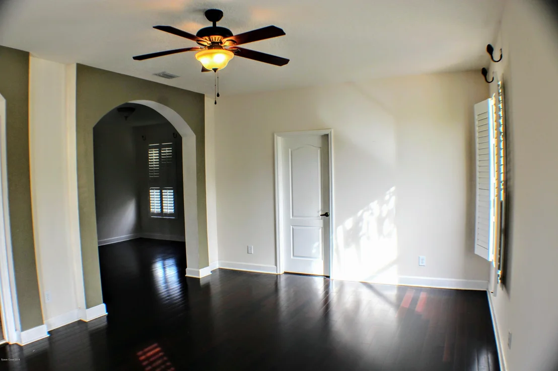 Photo of 1475 Talon Way