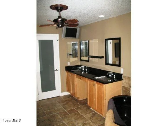 Photo of 2426 Oakcrest Lane