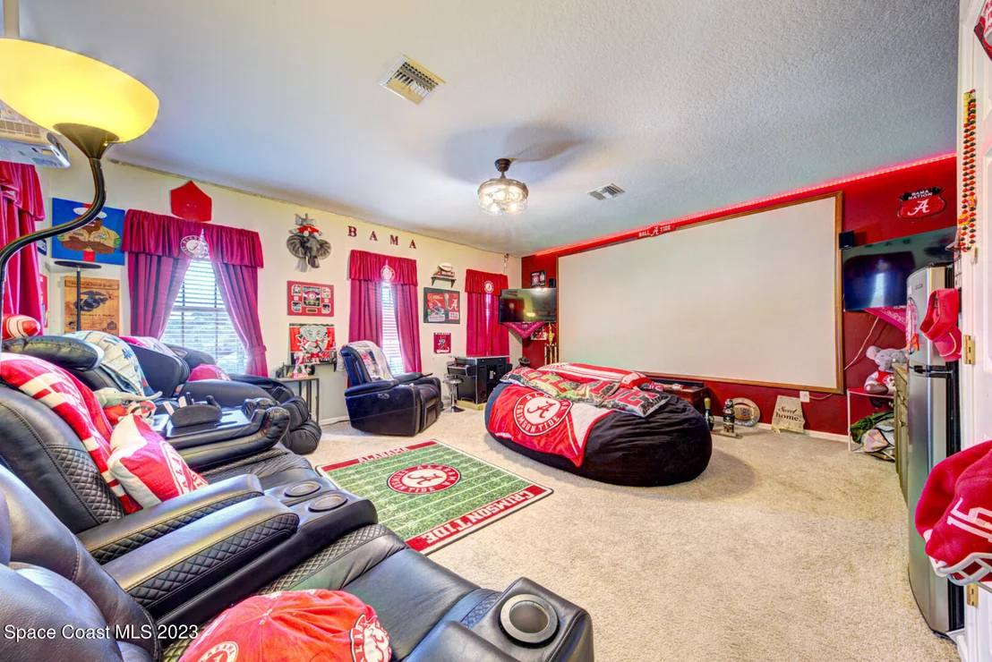 Photo of 194 Dryden Circle