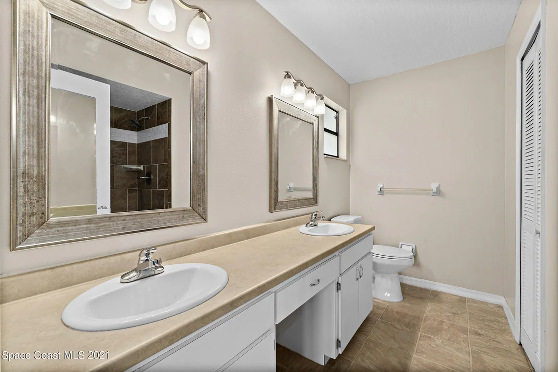 Photo of 4390 Alan Shepard Avenue