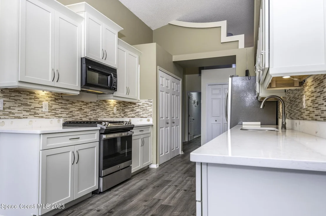 Photo of 3991 Saint Armens Circle