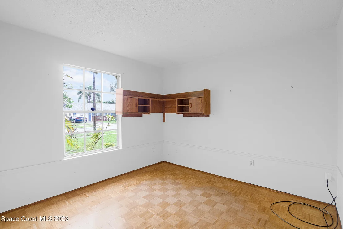 Photo of 3266 Edgewood Drive NE
