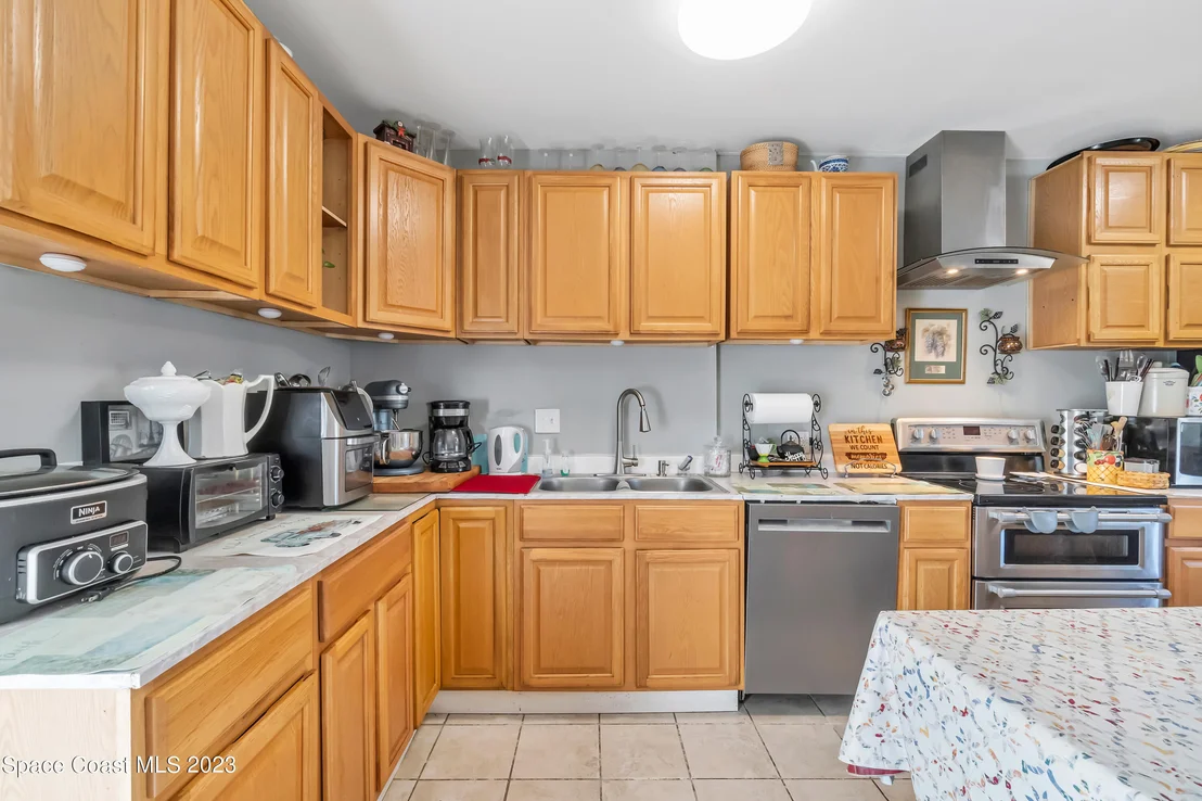 Photo of 1205 Princeton Road