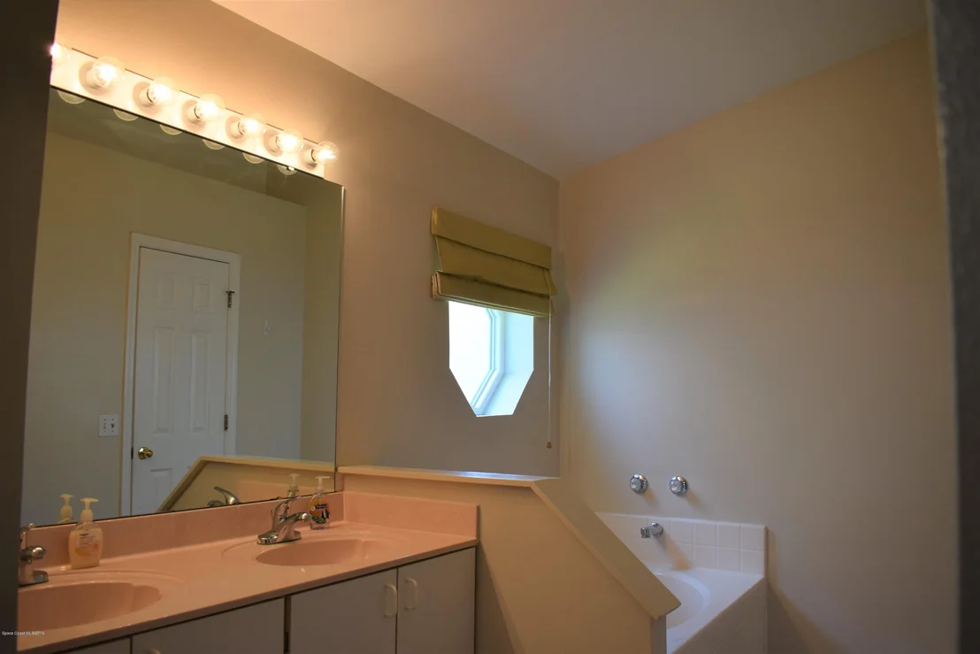 Photo of 8512 Ivanhoe Drive