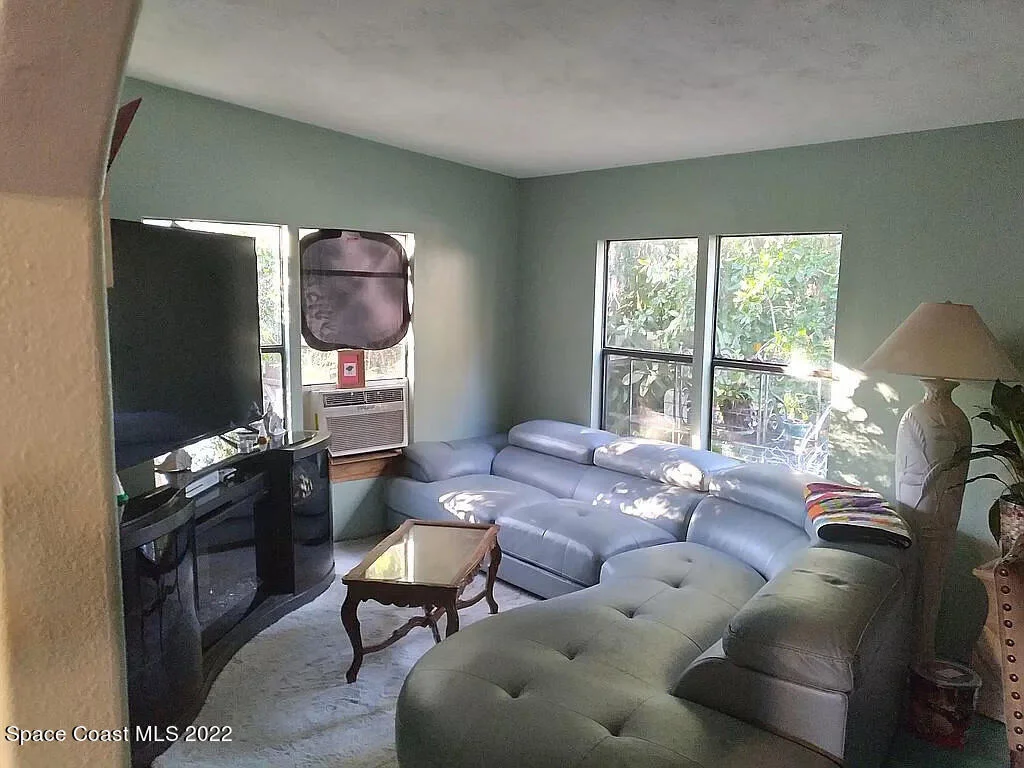 Photo of 2595 Parrish Road