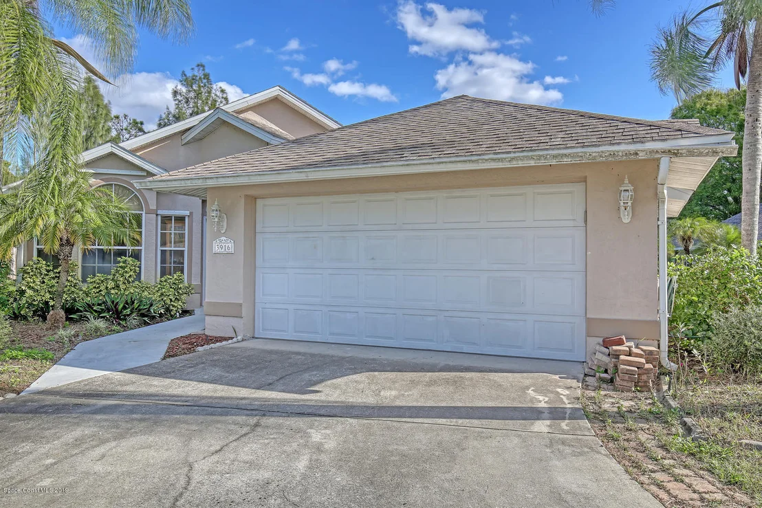 Photo of 3916 Saint Armens Circle
