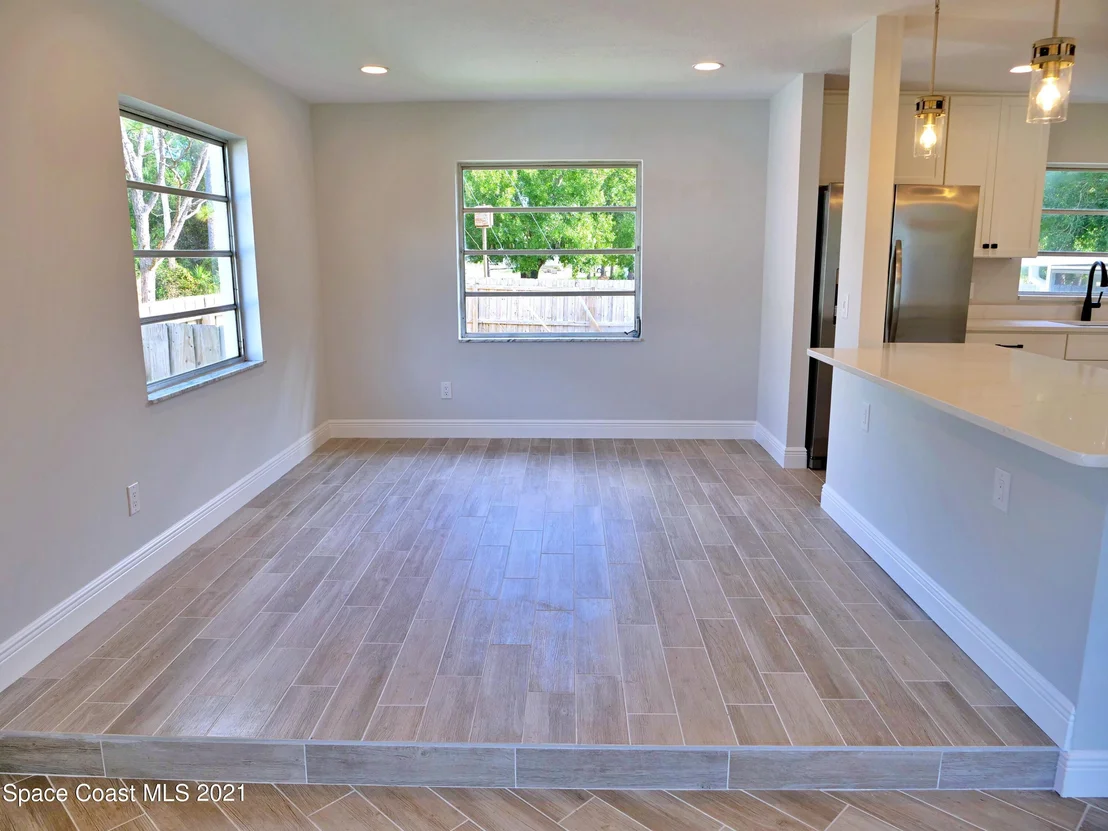 Photo of 1728 Golfview Drive