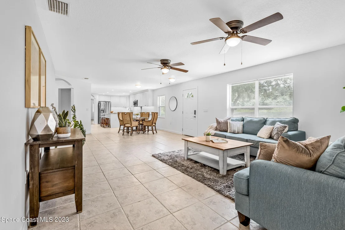 Photo of 472 Gray Road