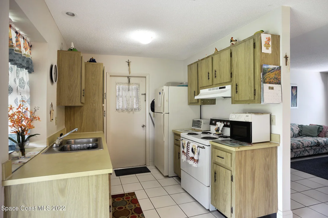 Photo of 823 Angle Street NE