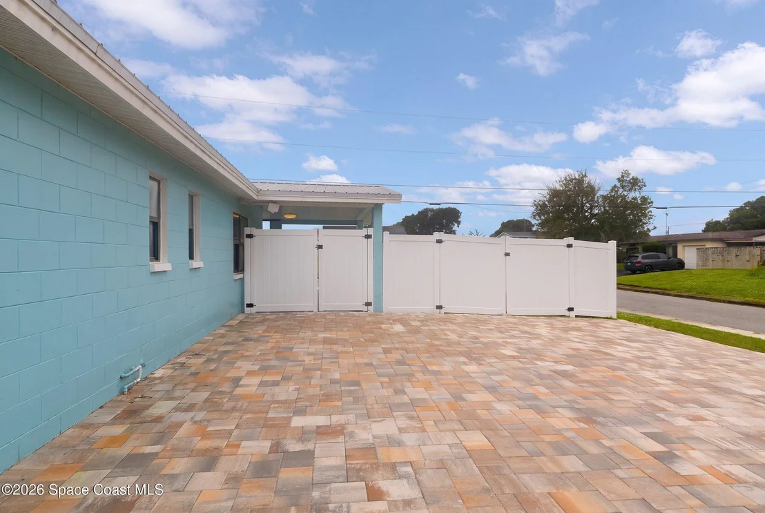 Photo of 632 Teak Drive