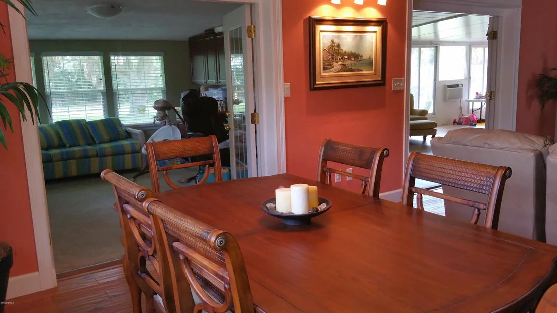 Photo of 451 Crescent Drive