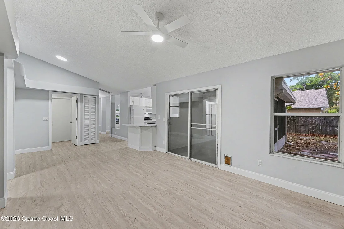 Photo of 876 Brookview Lane