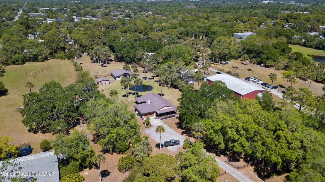 Photo of 2490 Lake Drive