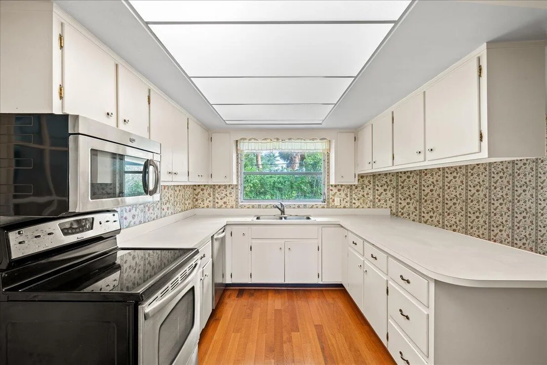 Photo of 550 Seabreeze Drive