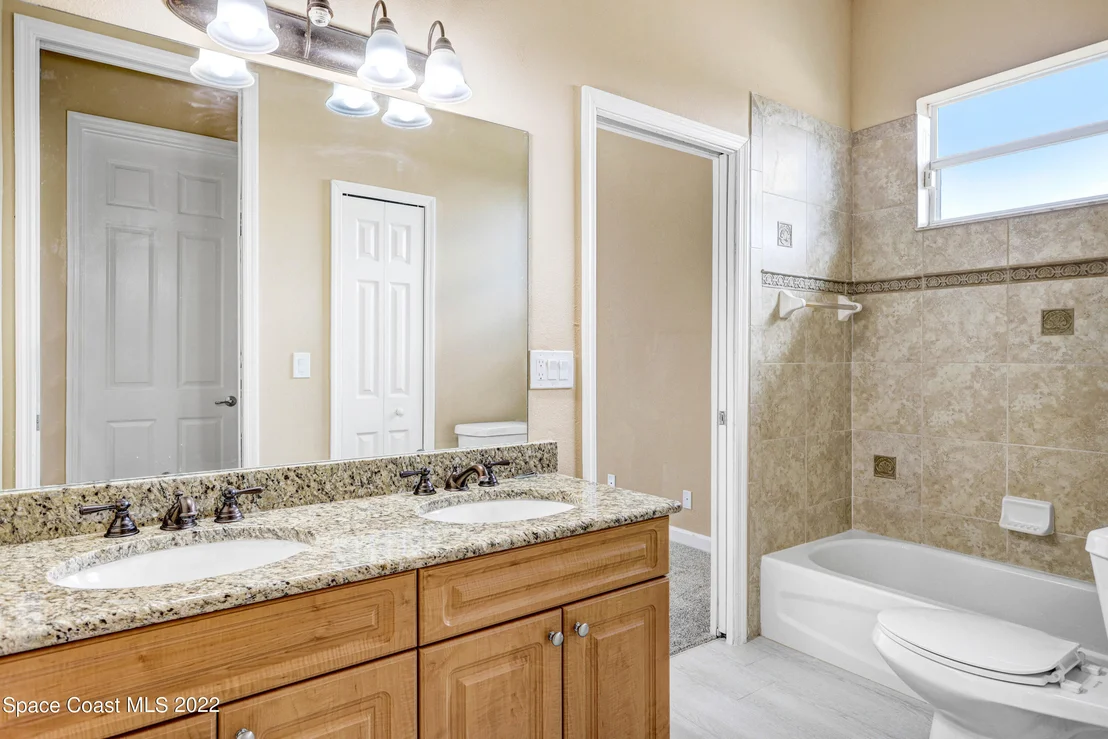 Photo of 1601 Eldron Boulevard SE