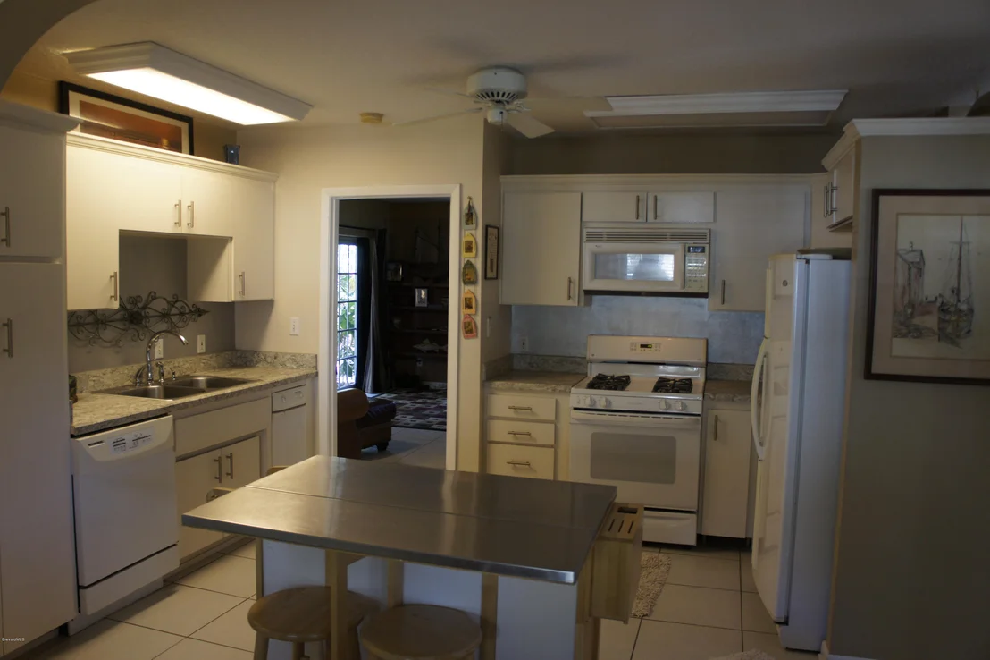Photo of 555 Old Oak Street
