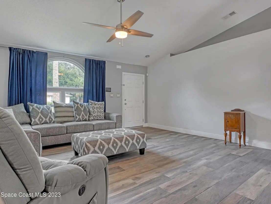 Photo of 5233 Carrick Road