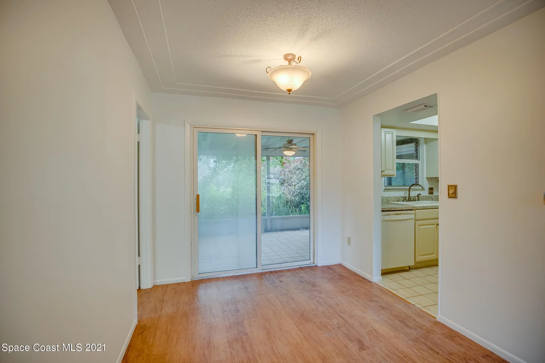 Photo of 838 Knecht Road NE
