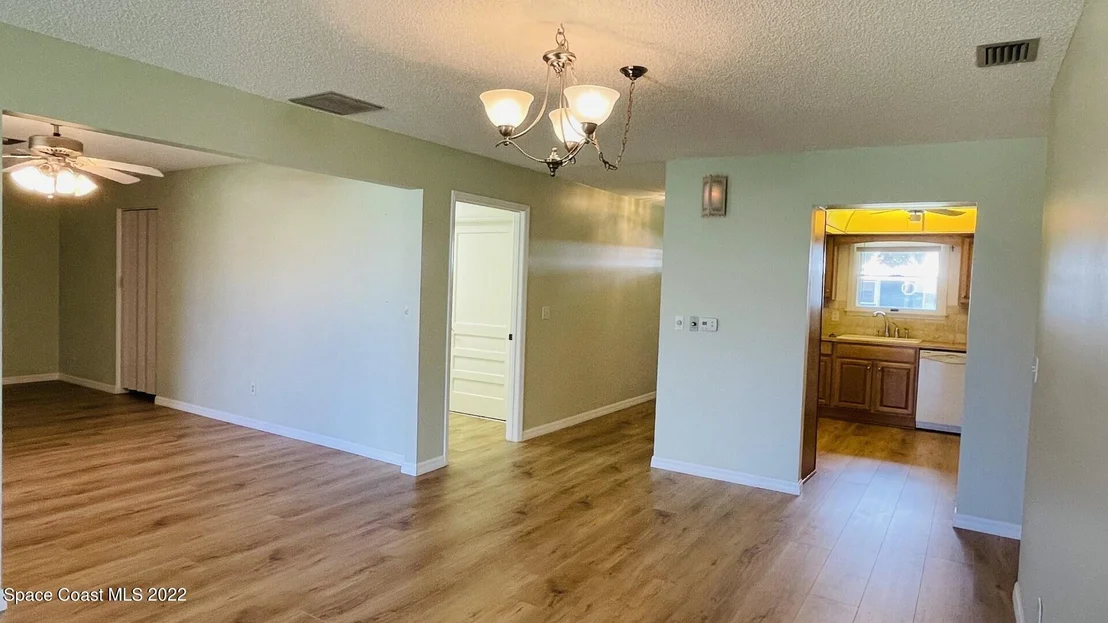 Photo of 216 Chalet Avenue