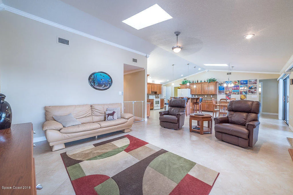 Photo of 1401 Meadowbrook Road NE