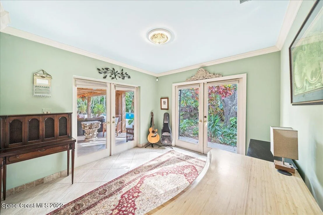 Photo of 633 Franklyn Avenue