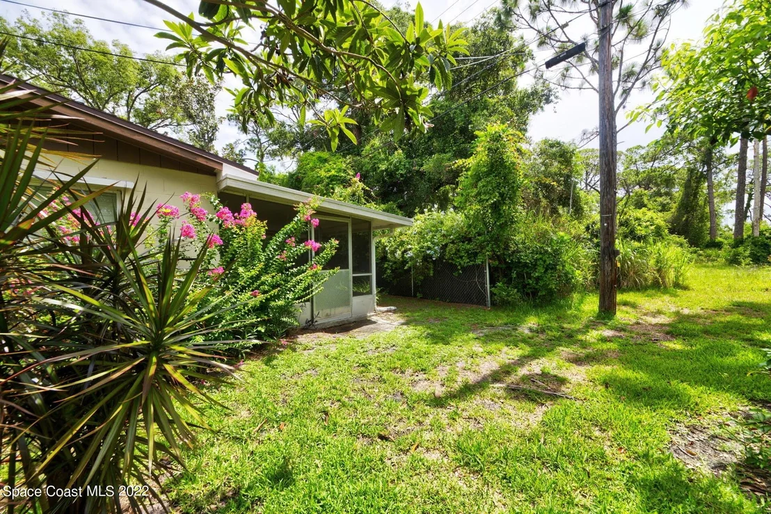 Photo of 1724 Golfview Drive