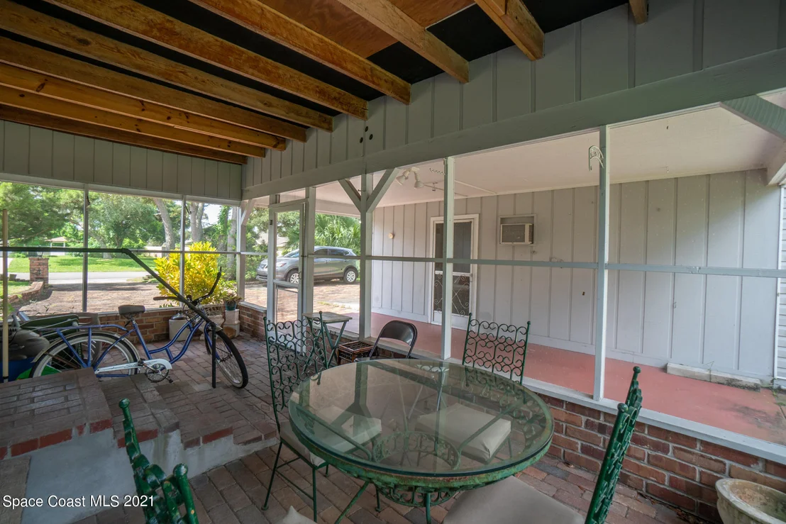 Photo of 4670 Robert Street