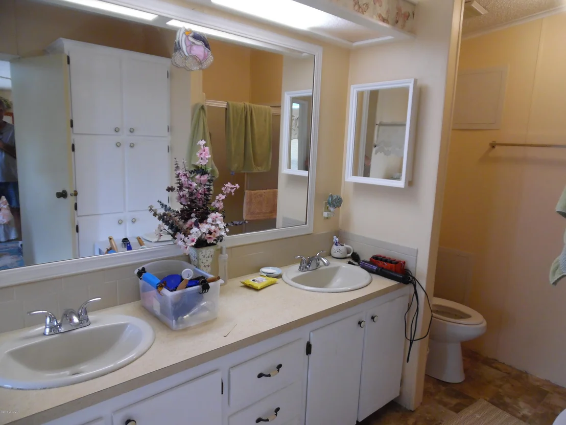 Photo of 5635 Algonquin Place