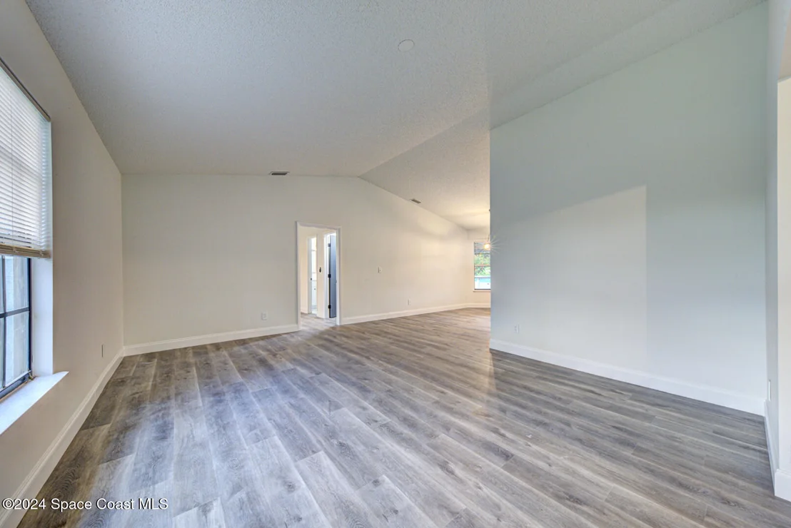 Photo of 5190 Falcon Boulevard