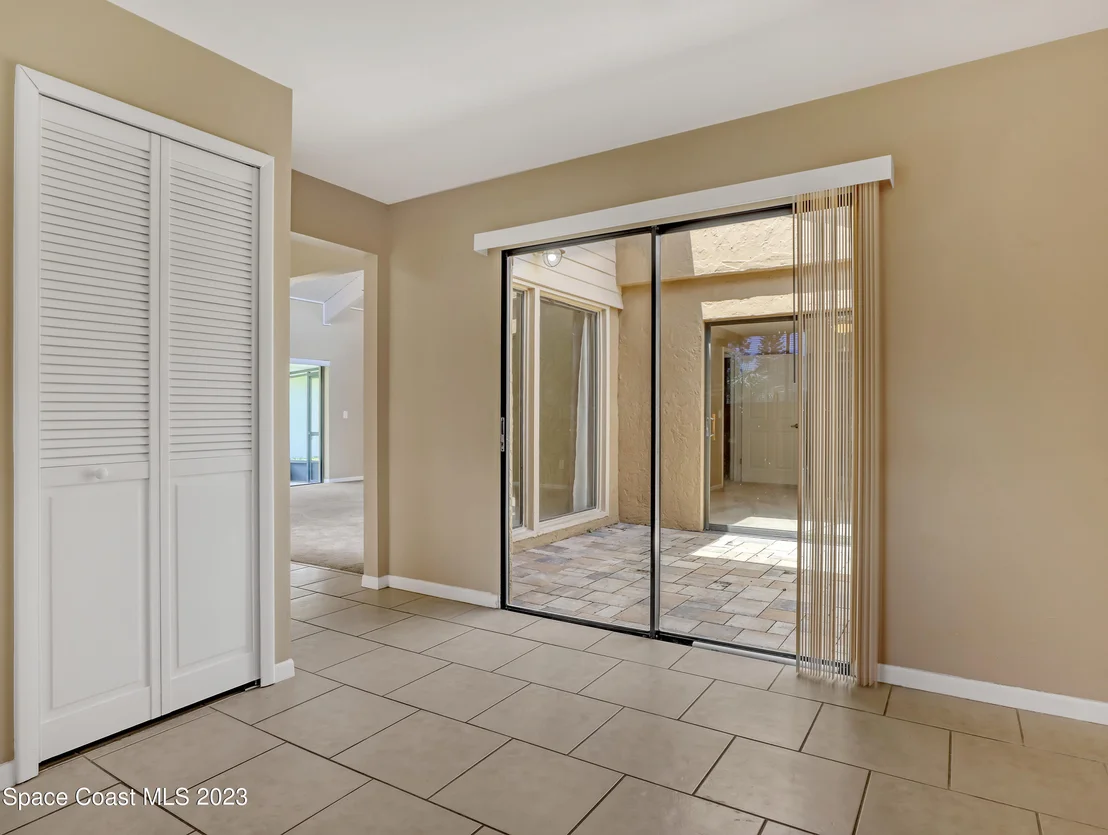 Photo of 220 Applewood Circle