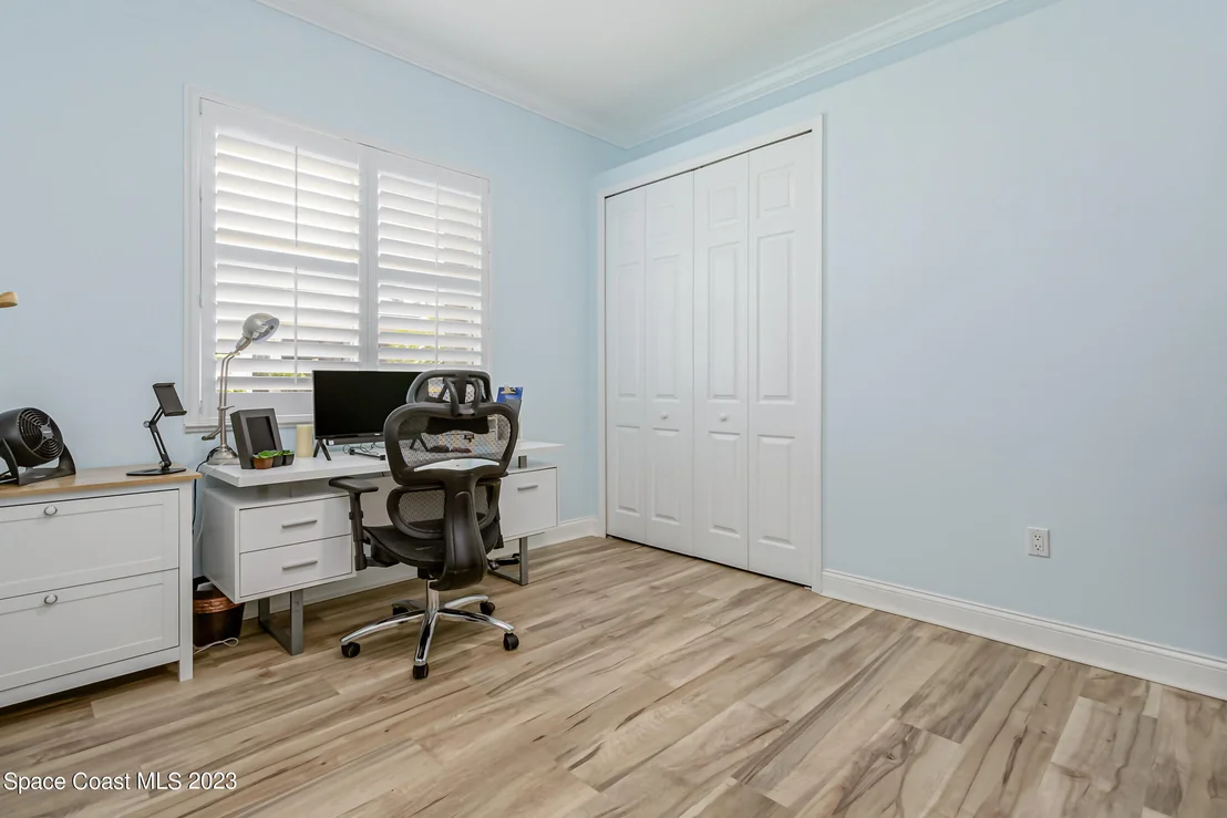 Photo of 844 Chatsworth Drive