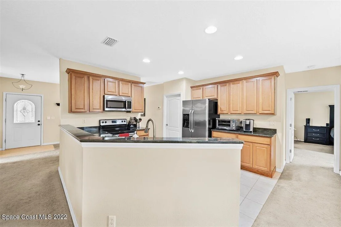 Photo of 6355 Angus Street