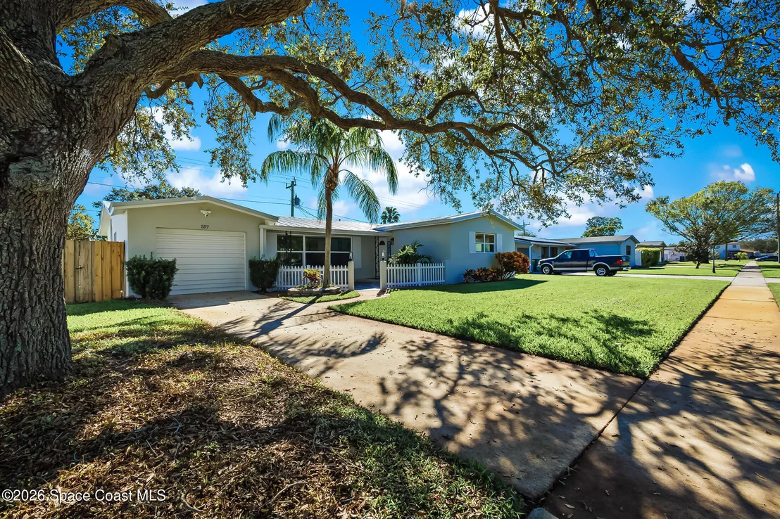 Photo of 557 Ixora Drive