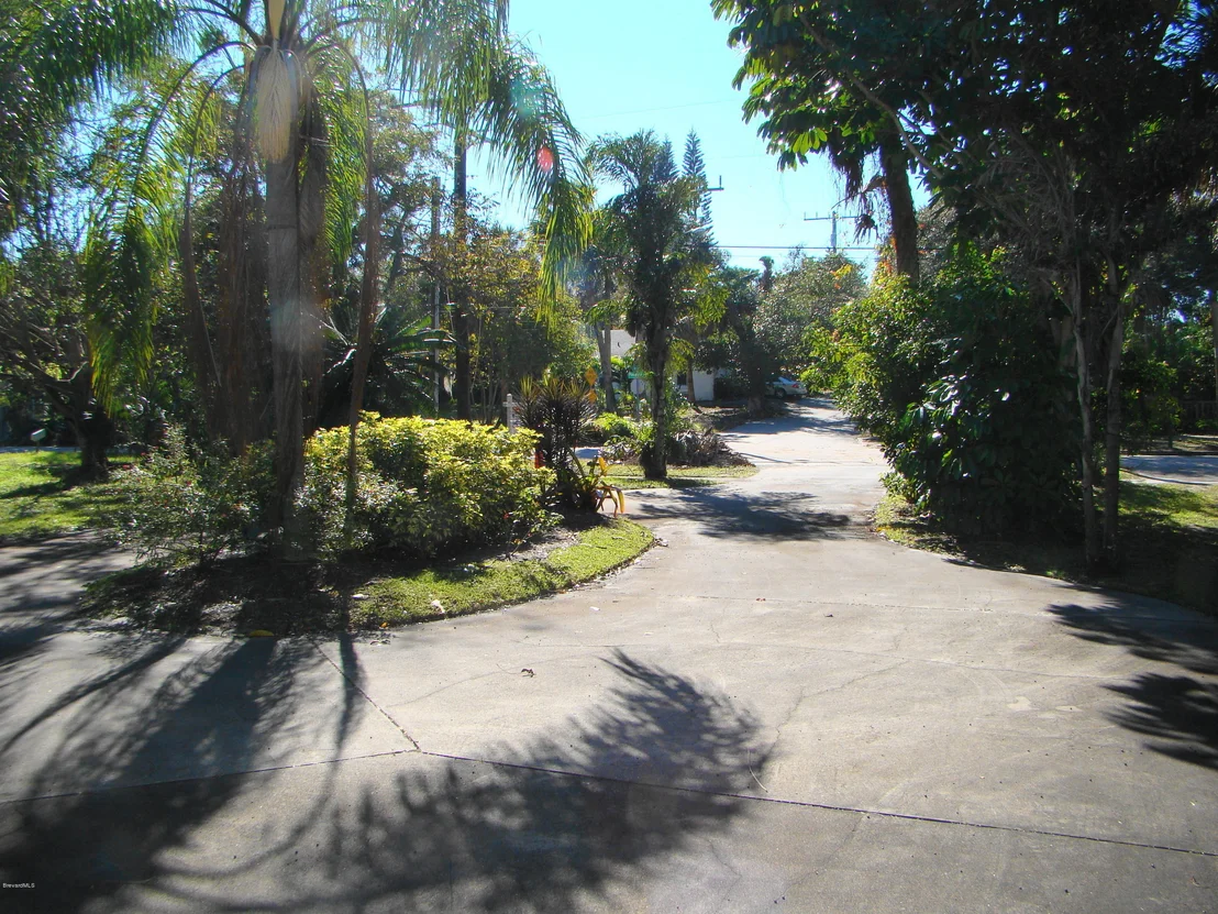 Photo of 1381 Pineapple Avenue