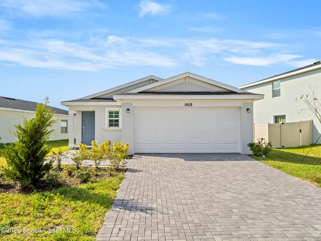 Photo of 1668 Colebrook Circle SW