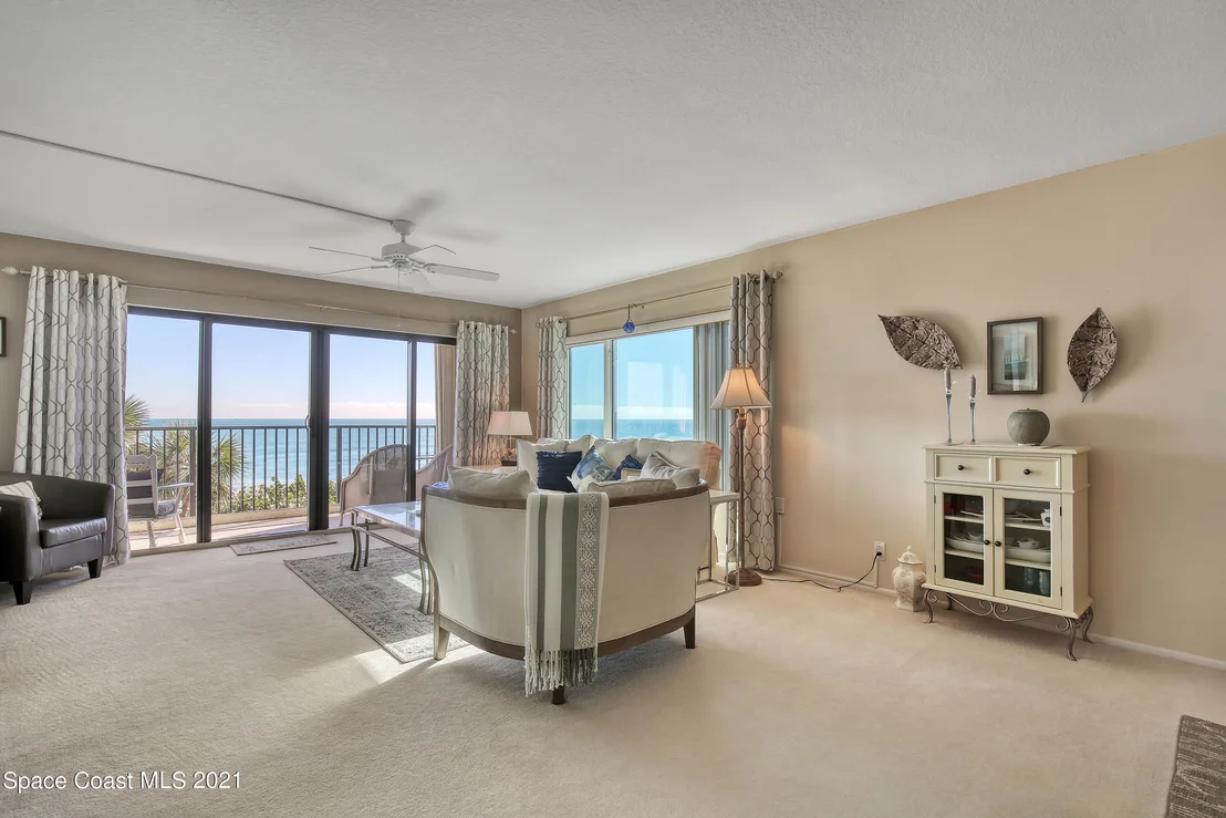 Photo of Unit 310 at 995 N Highway A1a