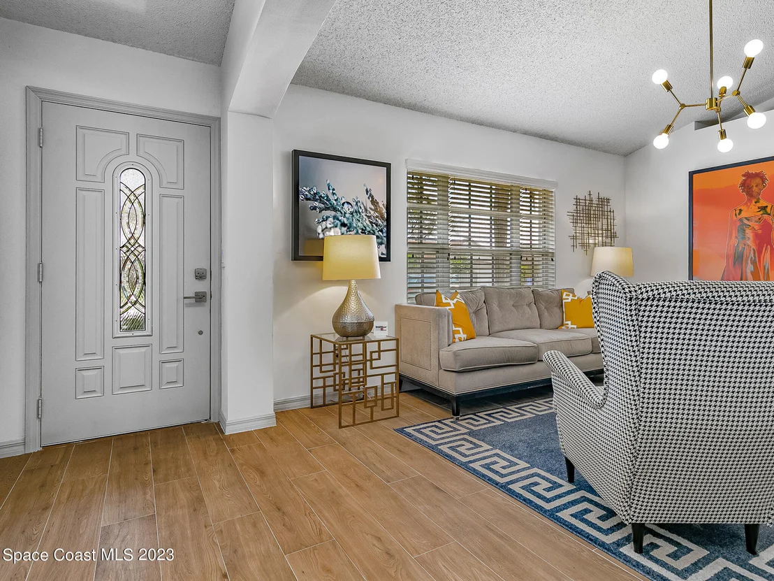 Photo of 969 Tamarind Circle