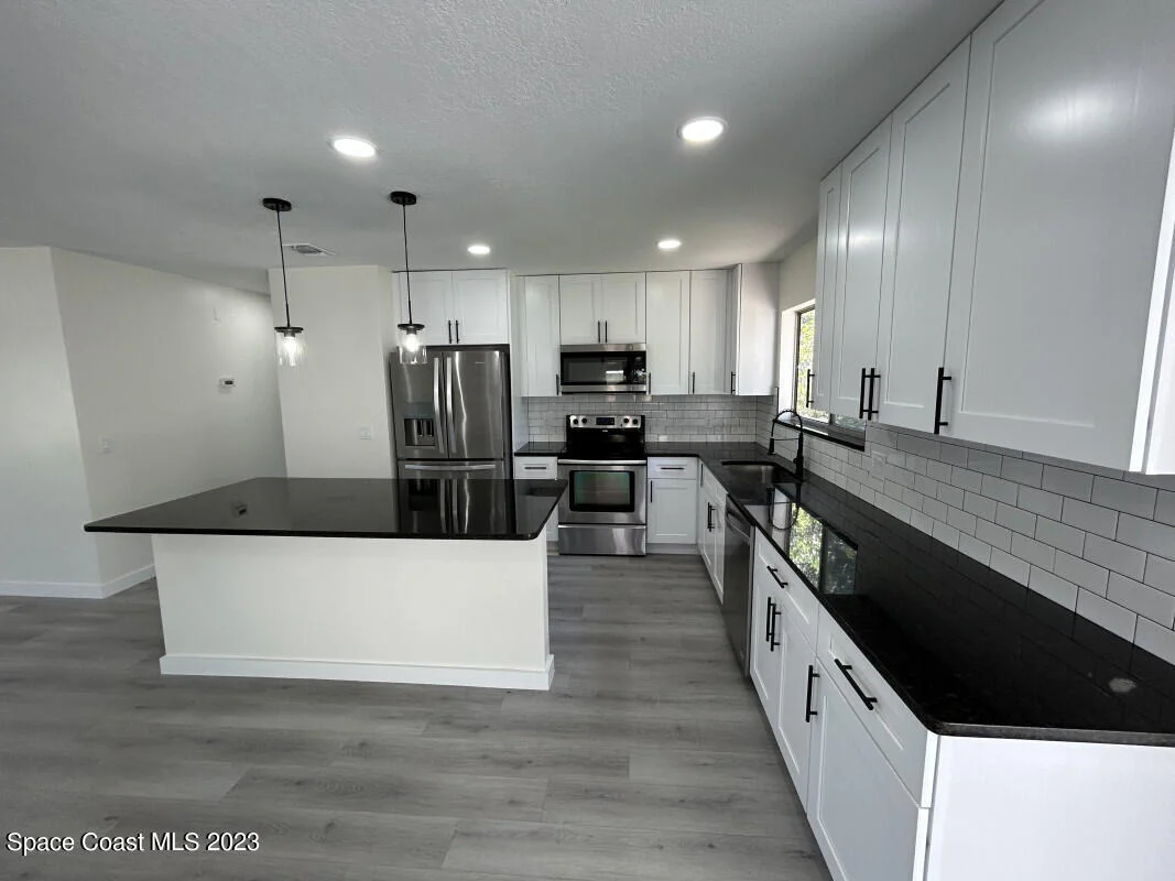 Photo of 1250 Bard Lane NE
