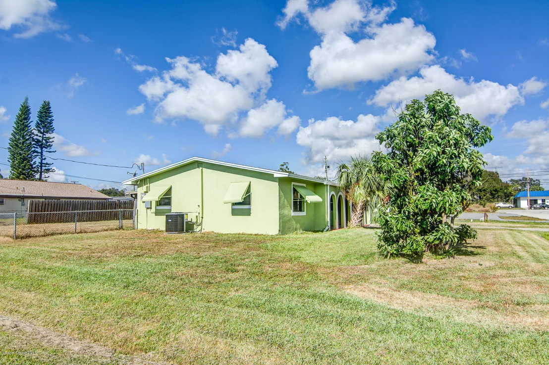 Photo of 124 Valencia Drive
