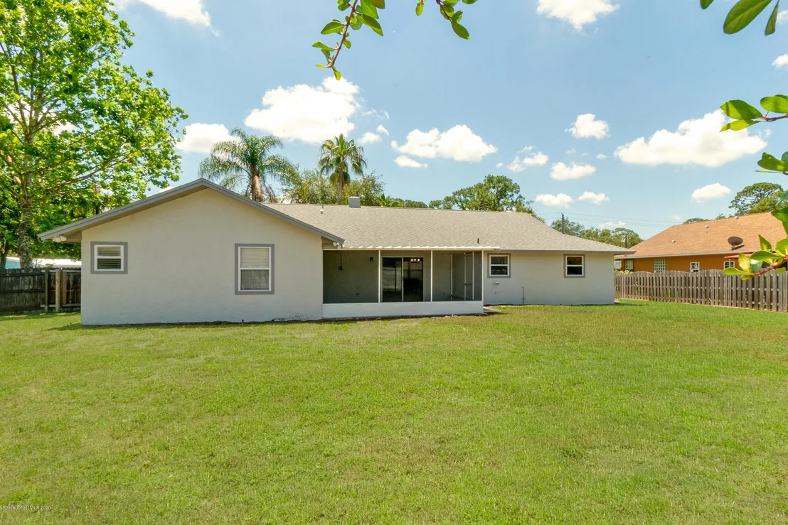 Photo of 7780 Sheridan Road