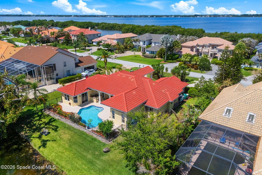 Photo of 329 Lanternback Island Drive