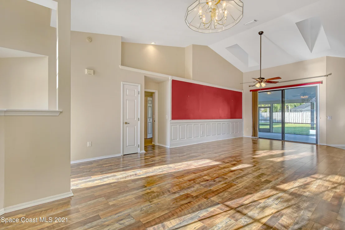 Photo of 1461 Wellington Circle