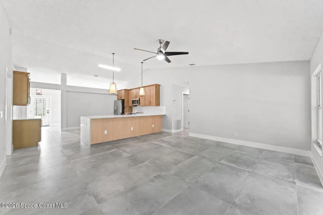 Photo of 1384 Hill Avenue