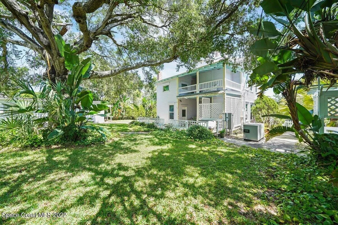 Photo of 1736 Pineapple Avenue